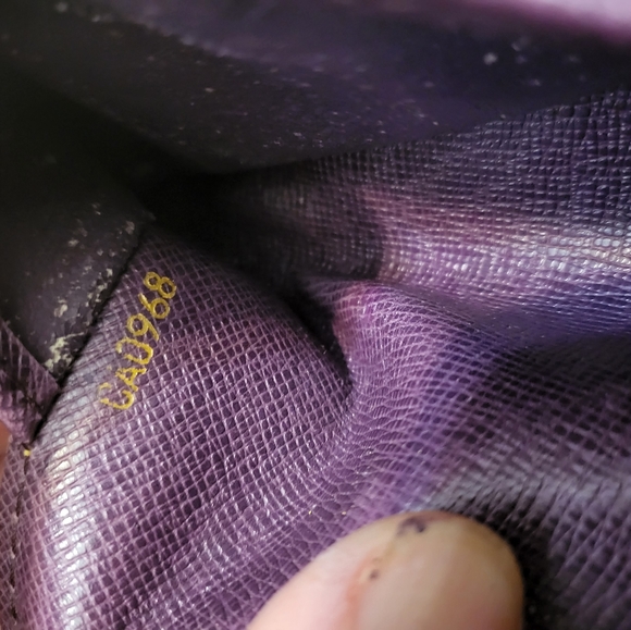 Authentic Louise vuitton agenda cover - Picture 3 of 8
